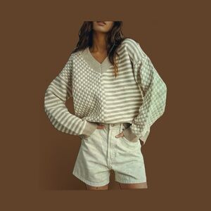 Beige/Cream Striped Colorblock V-Neck Sweater (Small)  NWOT